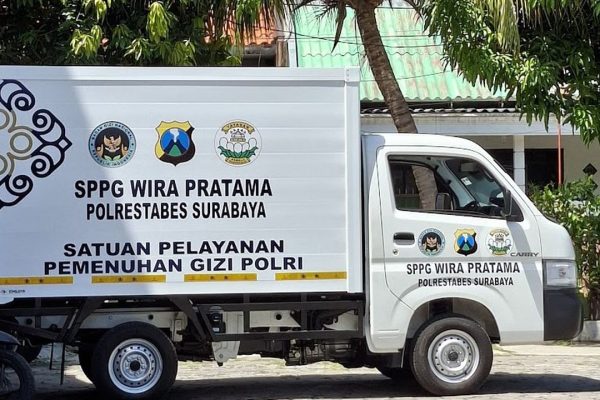 Aktivitas pengiriman MBG salah satu Satuan Pemenuhan Pelayanan Gizi (SPPG) di kawasan Rungkut Mrnanggal Surabaya (Dok Lentera)