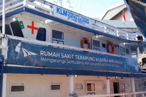 RSKKA diberangkatkan dari Dermaga Kalimas, Surabaya, dalam misi kemanusiaan memberikan pelayanan kesehatan bagi warga di pulau-pulau terpencil.
