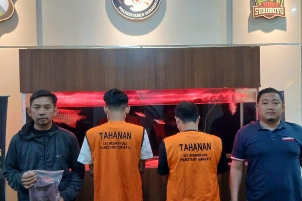 MZK dan ABA tersangka narkoba dengan barsng bukti 250 gram sabu-sabu yang ditangkap di dua lokasi berbeda.