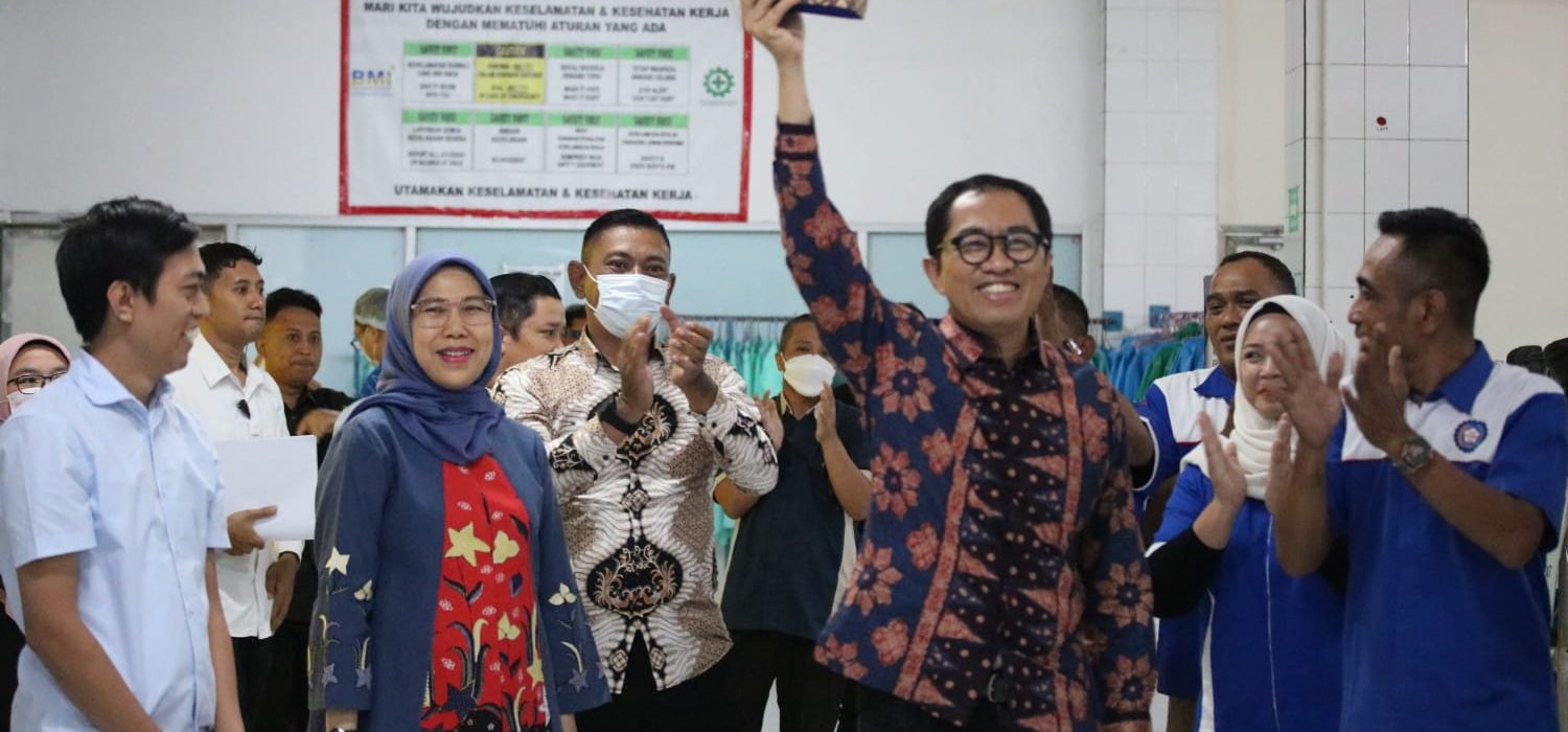 Kunjungan kerja peningkatan ekspor perikanan nasional di PT BMI, Margomulyo, Surabaya, Jawa Timur.