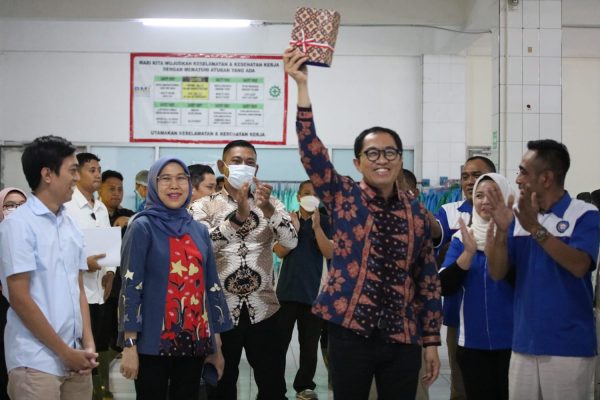 Kunjungan kerja peningkatan ekspor perikanan nasional di PT BMI, Margomulyo, Surabaya, Jawa Timur.