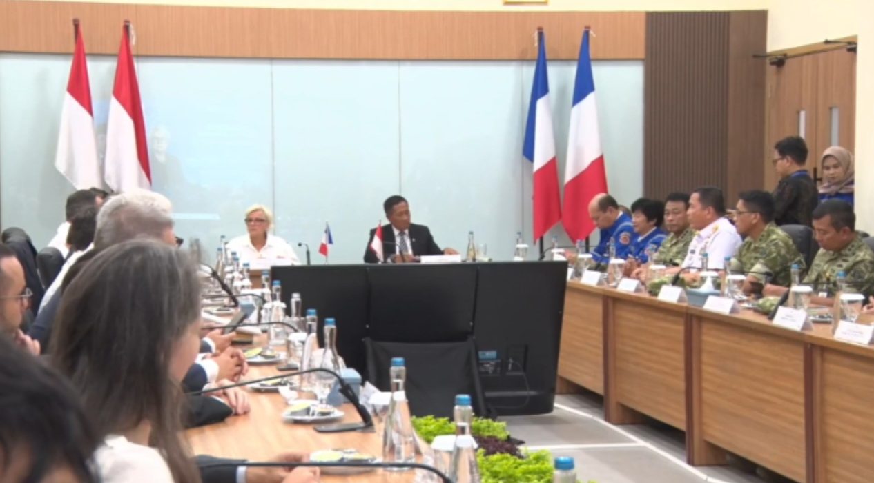 Pertemuan Wakil Menteri Pertahanan RI bersama jajaran dan Menteri Angkatan Bersenjata dan Veteran Prancis di PT PAL Indonesia, Surabaya.