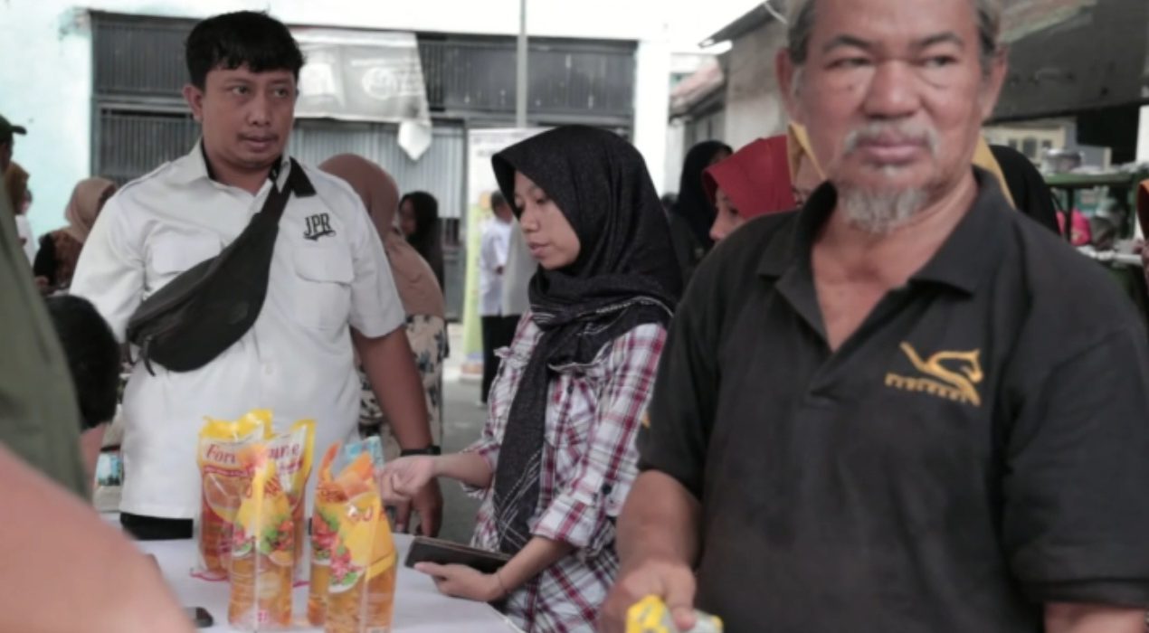 Kegiatan Gerakan Pangan Murah di Kelurahan Jepara, Kecamatan Bubutan, Surabaya.