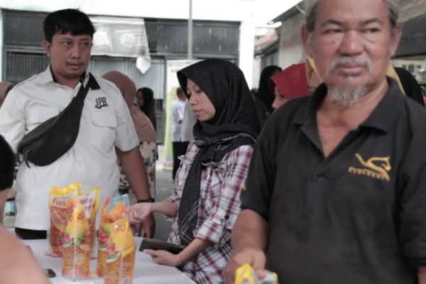 Kegiatan Gerakan Pangan Murah di Kelurahan Jepara, Kecamatan Bubutan, Surabaya.