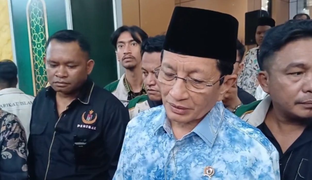 Menteri Agama Nasaruddin Umar menyampaikan refleksi Hari Santri Nasional 2026 saat berada di Surabaya.