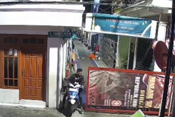 Pelaku curanmor modus tukar motor saat bawa kabur motor lebih bagus di Sumber Mulyo Bubutan Surabaya.