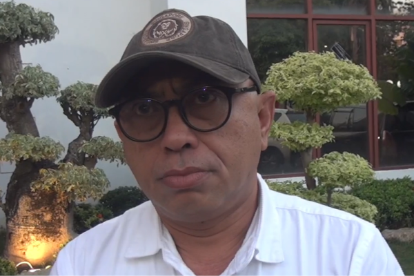 Camat Semampir, M. Yunus, memaparkan pendekatan humanis untuk memberdayakan warga Kampung Jalan Kunti pascapenggerebekan narkoba oleh Polda Jatim, di sela-sela kegiatan di DPRD Surabaya.