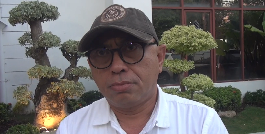 Camat Semampir, M. Yunus, memaparkan pendekatan humanis untuk memberdayakan warga Kampung Jalan Kunti pascapenggerebekan narkoba oleh Polda Jatim, di sela-sela kegiatan di DPRD Surabaya.